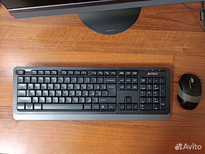 Моноблок Lenovo ideacentre AIO 520-24ICB