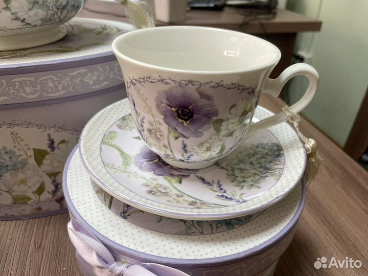 Набор фарфоровой посуды