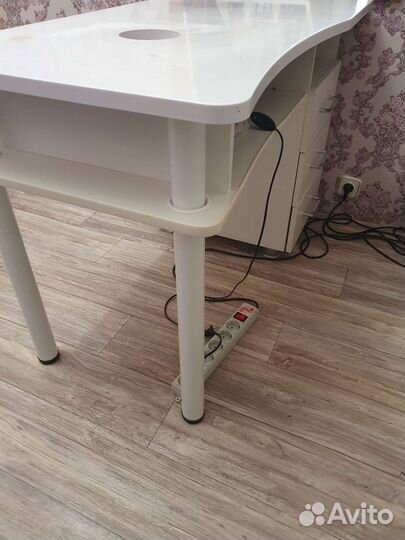 Стол для маникюра