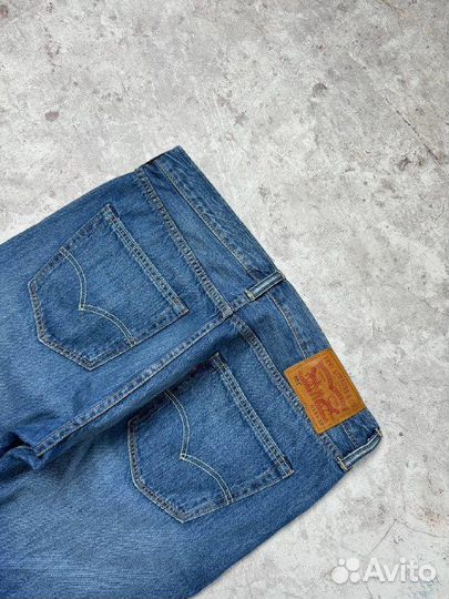 Джинсы Levis 501