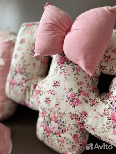 Буквы подушки и платье