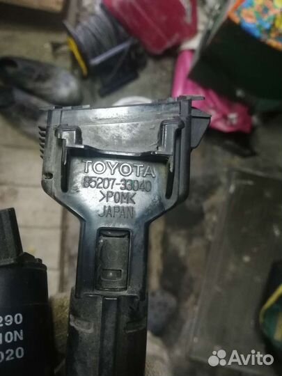 Форсунка омывателя Toyota camry