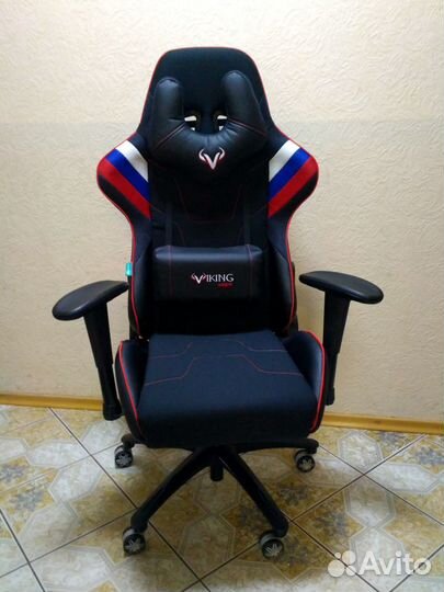 Игровое компьютерное кресло