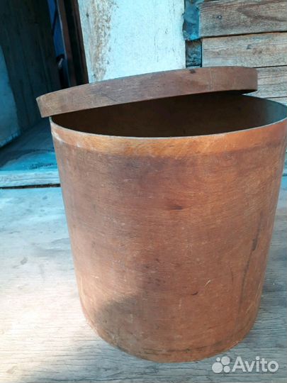 Продам старую коробку из под шляп