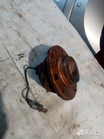 Ступичный подшипник пер на Opel astra h Zafira b