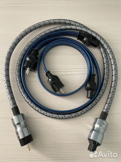 Стойки для акустики, кабель питания