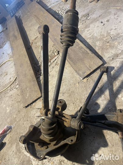 Ступица задняя левая Subaru Forester SF5