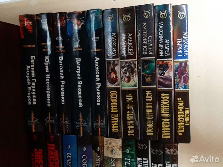 Книги Лукьяненко, Зорич, Калугин, Глуховский и т.д