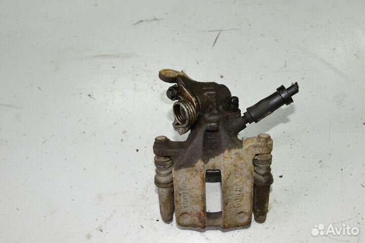 Audi 100 A6 суппорт задний правый полный привод