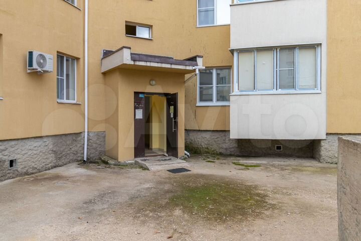 2-к. квартира, 40 м², 1/4 эт.