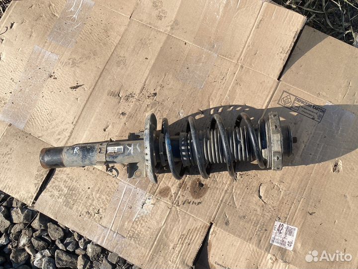 Стойка в сборе передняя правая skoda fabia