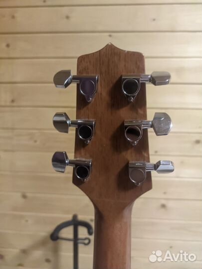 Акустическая гитара Takamine EG330SC