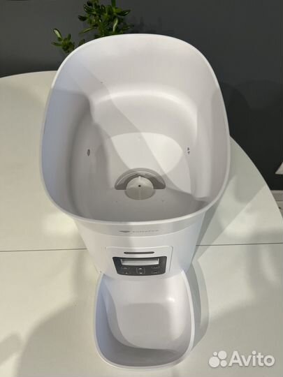 Автоматическая кормушка для собак и кошек