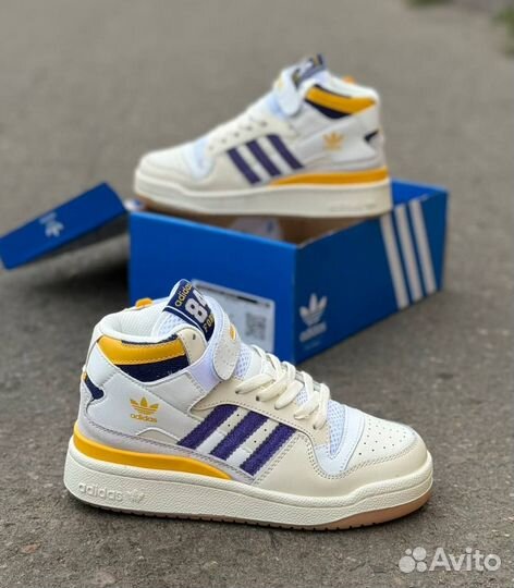 Кроссовки женские Adidas