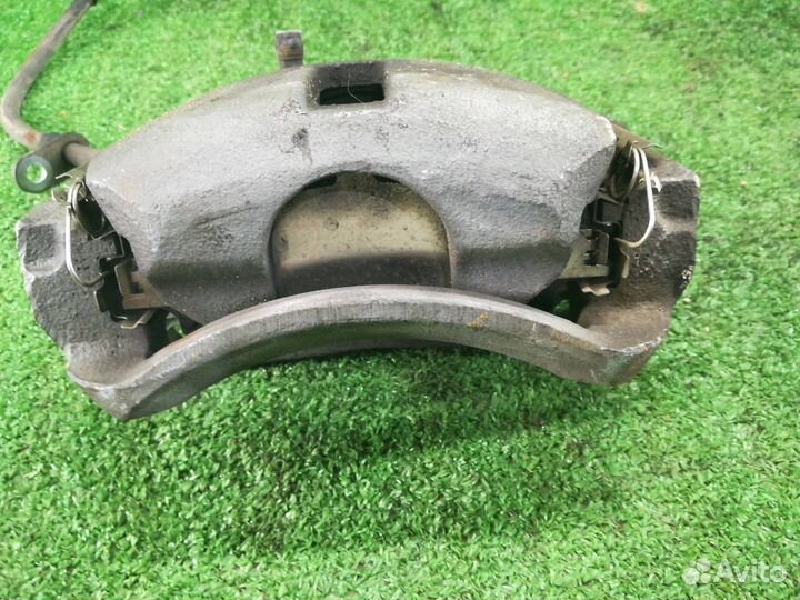 Суппорт тормозной передний правый Suzuki Vitara2