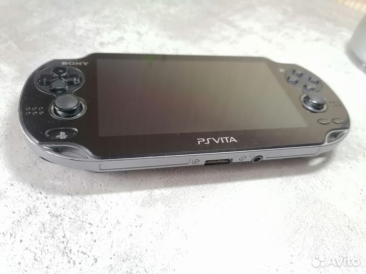 PS Vita 64gb+4gb Прошита,много игр