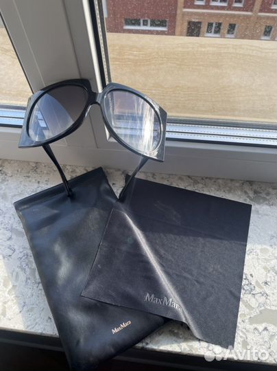 Солнцезащитные очки Max Mara