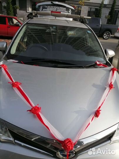 Свадебные украшения на машину.Ленты