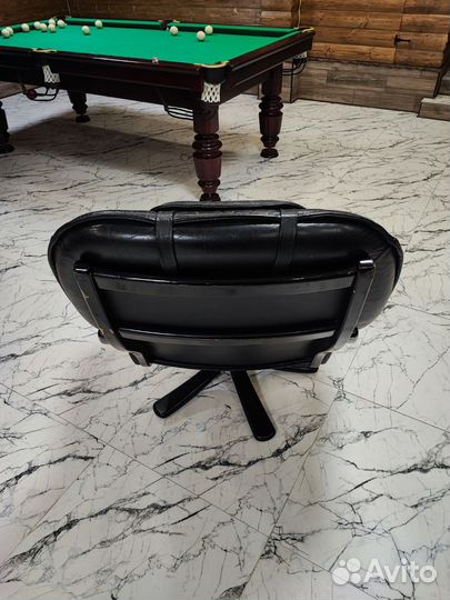 Офисное кожаное кресло руководителя