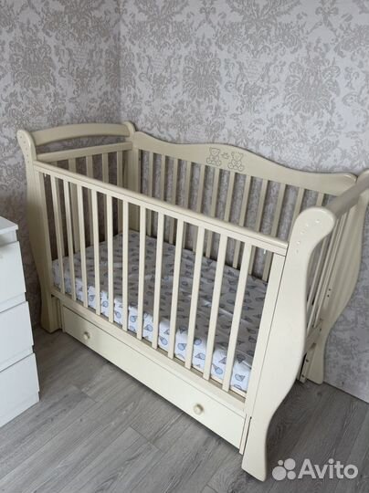 Детская кроватка