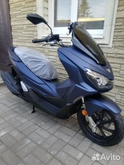Новый максискутер Vento PCX 200BM