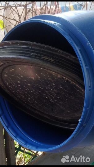 Бочка пластиковая 227 бу