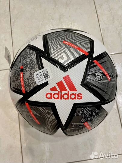 Футбольный мяч adidas лига чемпионов проф