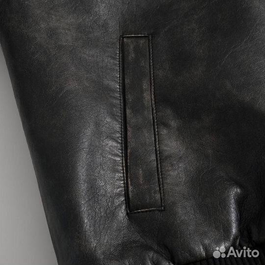 Кожаный бомбер prada