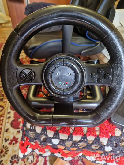 Продам игровой руль с педалями