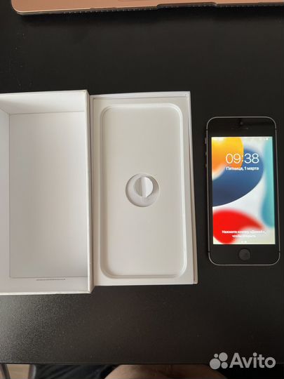 iPhone SE, 32 ГБ