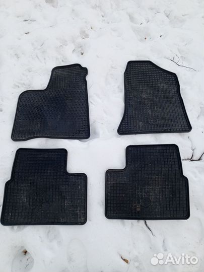 Автомобильные коврики универсальные