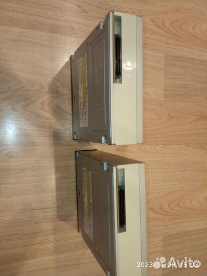 Продам два пишущих DVD-RW привода и другое