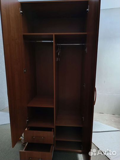 Шкаф