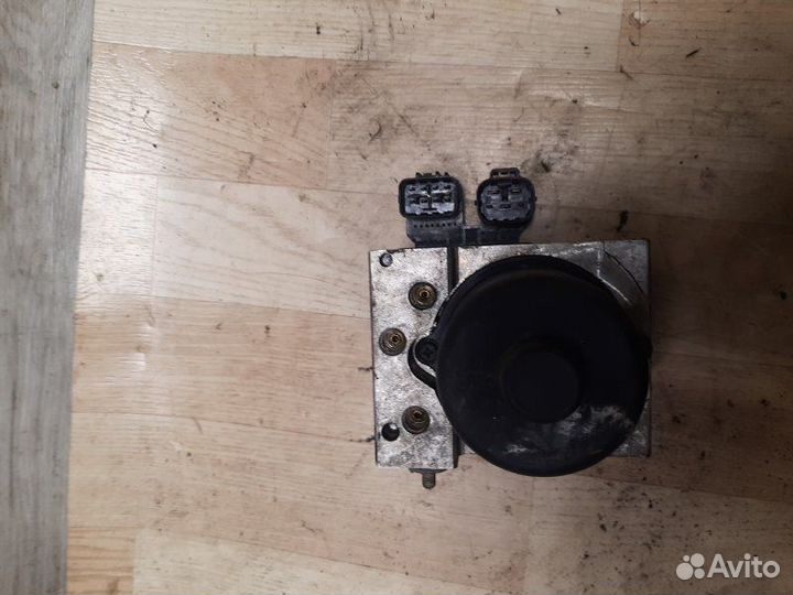Блок ABS Toyota Harrier MCU10W 1MZ-FE 3.0 2002