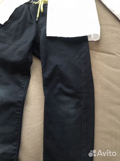 Рубашка и джинсы