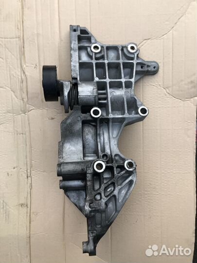 Кронштейн генератора VW Tiguan 2.0TDI