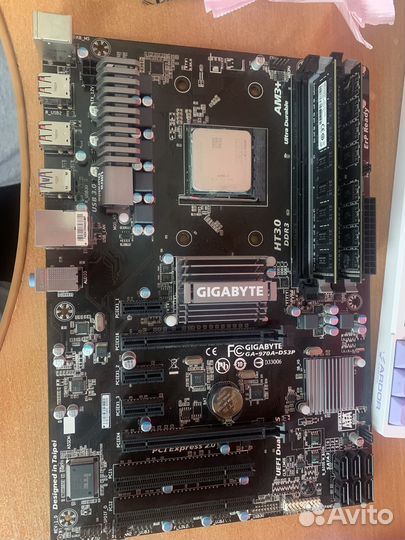 Материнская плата с процессором и памятью