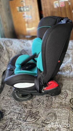 Автомобильное кресло