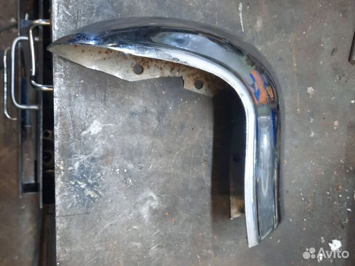 Клык бампера газ 24 передний левый