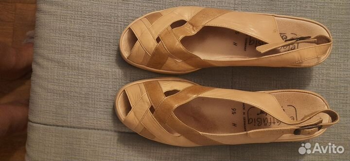 Босоножки женские