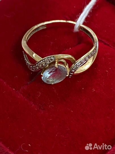 Золотое кольцо с голубым топазом Т12979