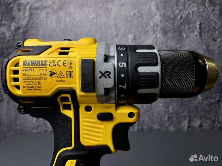 Комплект дрель-шуруповерт DeWalt DCD791D2 Чехия
