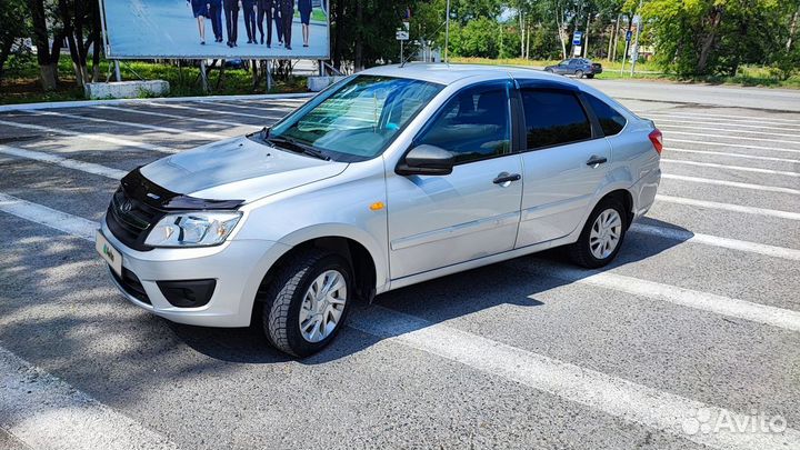 LADA Granta 1.6 МТ, 2015, 111 000 км