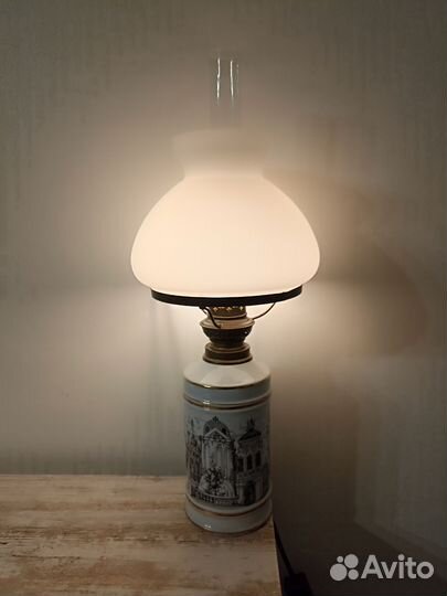 Лампа настольная