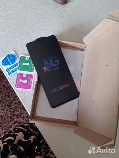 Стекло на Honor 10i/10 Lite/ 20e/Huawei матовое