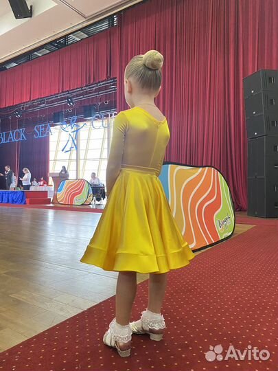 Платье для бальных танцев