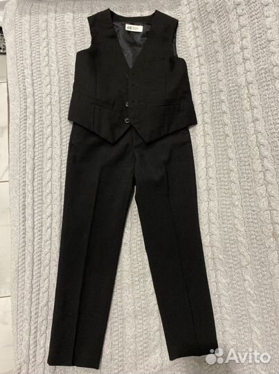 Костюм H&M 122р (школьный)