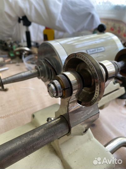 Часовой токарный станок Lorch