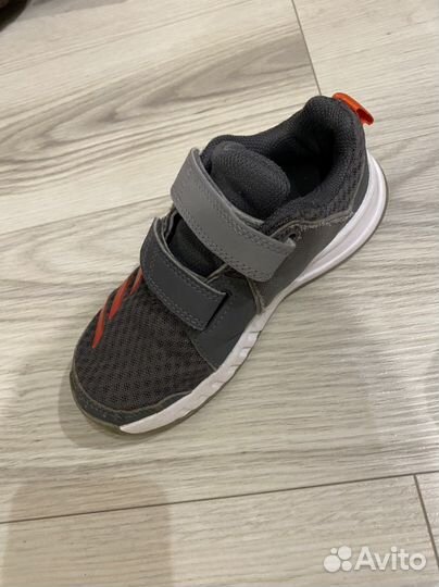Кроссовки adidas