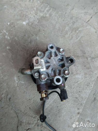 Насос гур на Mitsubishi Pajero 4 3.2L